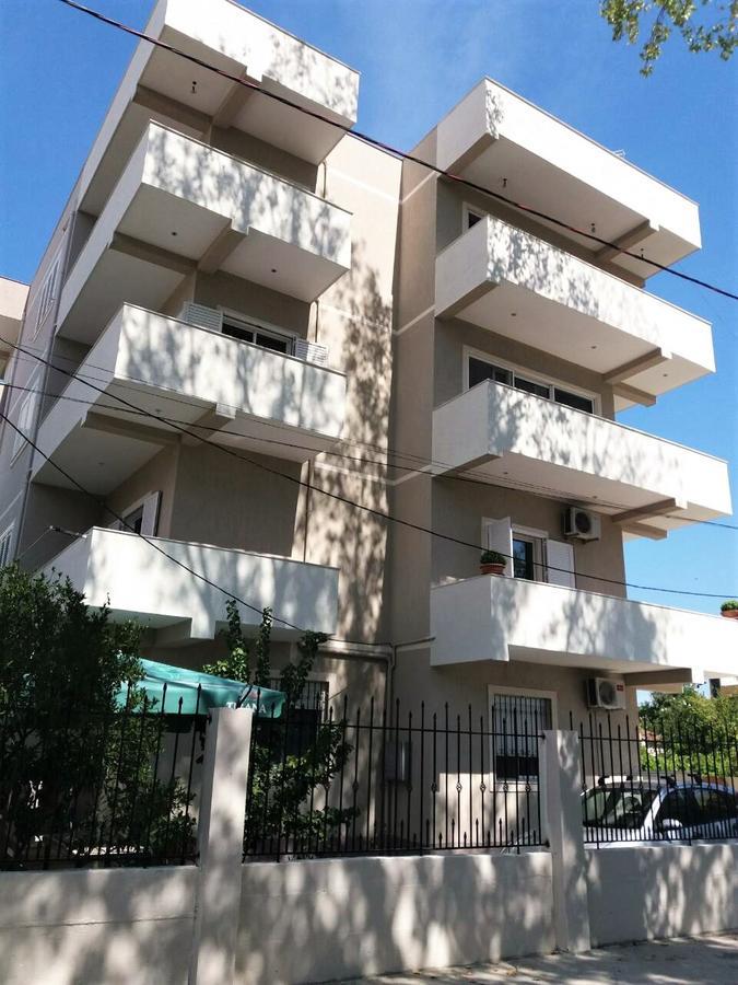 Kulla E Vekut Apartment Durres Bagian luar foto